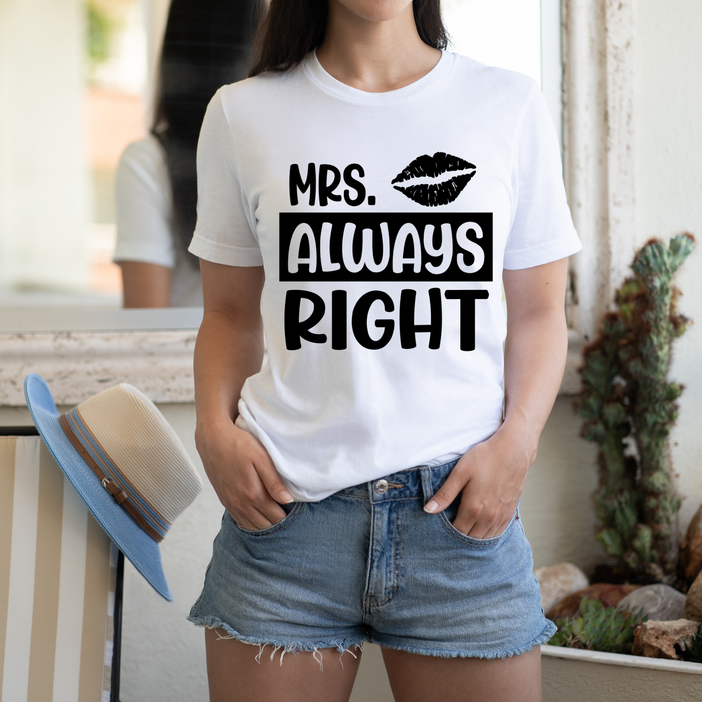 Short sleeve t-shirt Mrs. Always Right with lips.